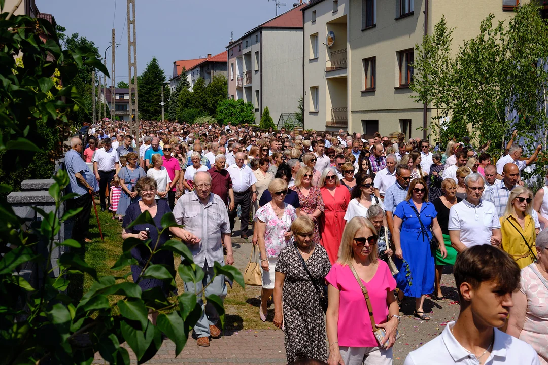 Procesja Bożego Ciała w parafii Matki Kościoła w Łukowie