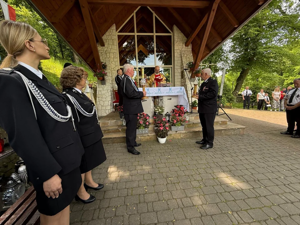 Pielgrzymka strażaków do Kębła