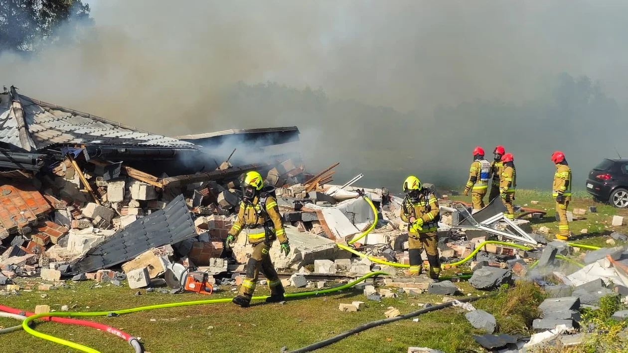 Katastrofa budowlana w pow. parczewskim. Prawdopodobnie wybuch zrównał dom z ziemią!