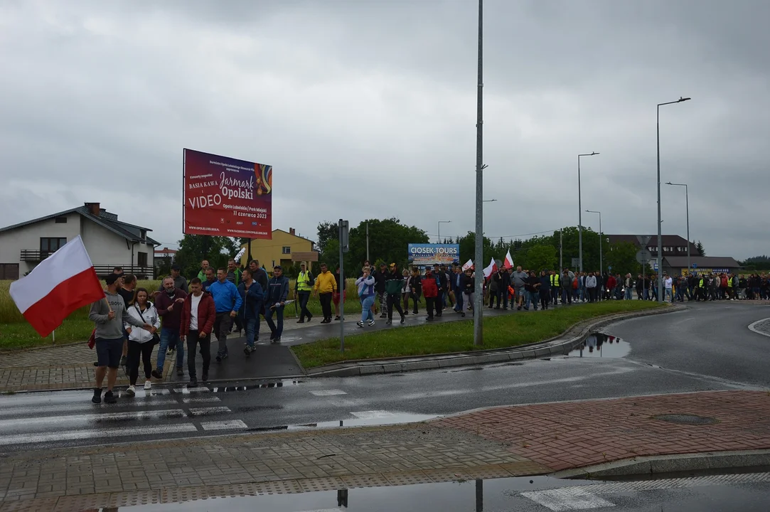 Protest producentów malin w Opolu Lubelskim. Dzień drugi