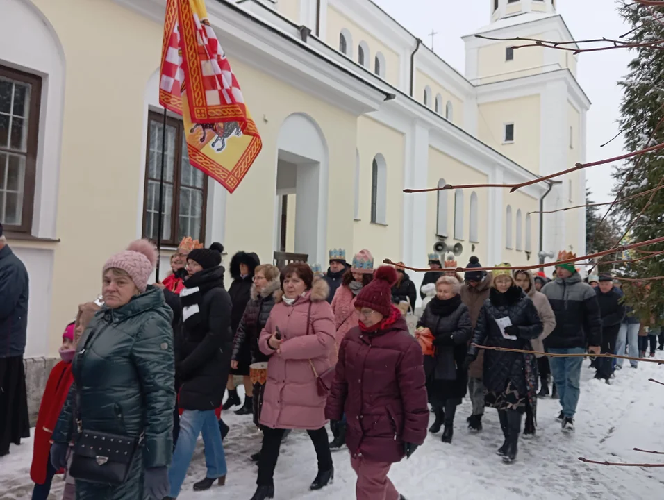 Parafianie z Wilczysk w Orszaku Trzech Króli