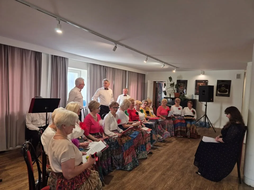 Seniorzy z "Chwilo trwaj" zaprezentowali swój najnowszy program
