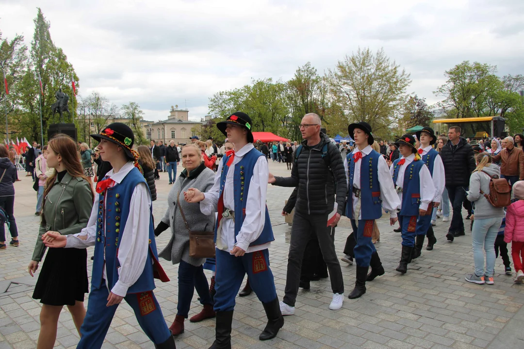 Obchody 3 maja w Lublinie. Mieszkańcy zatańczyli wspólnie Poloneza