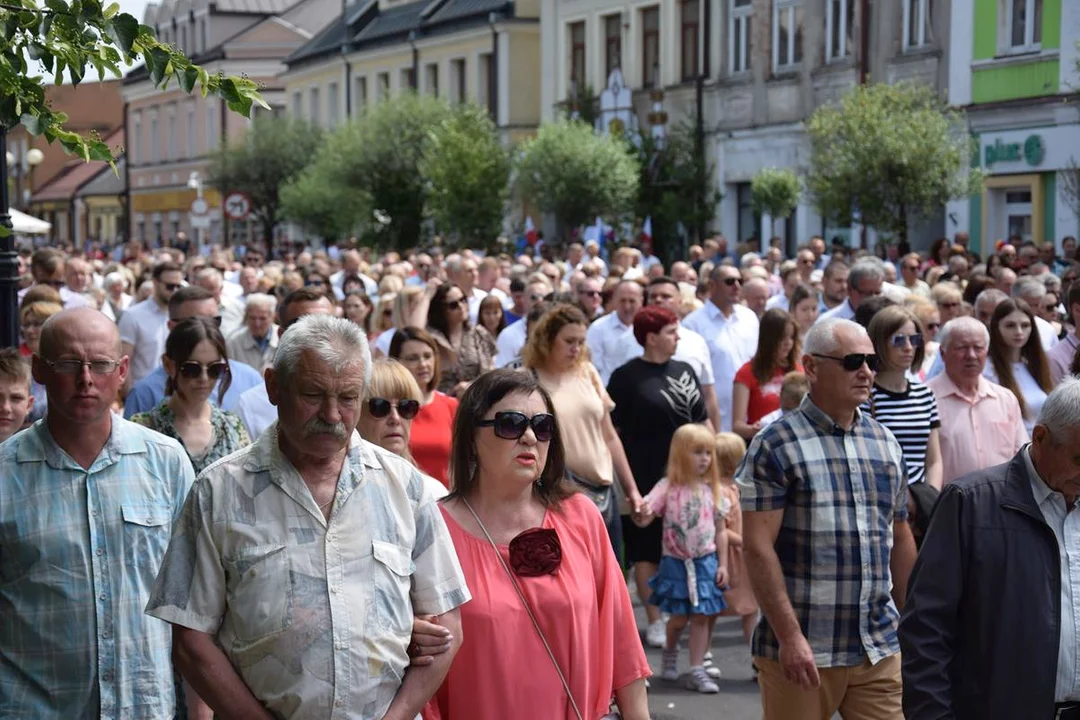 Biała Podlaska: Procesja Bożego Ciała na placu Wolności