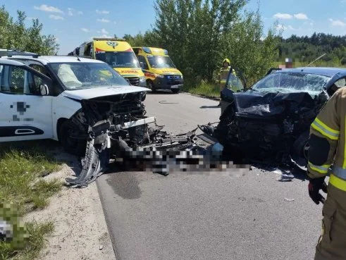 Powiat lubartowski: Wypadek w Sernikach. Honda czołowo zderzyła się z Citroenem - Zdjęcie główne