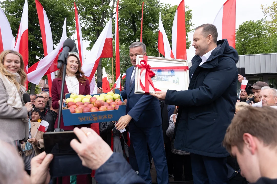 Starosta Kurowska i poseł Woźniak ogłaszają zwycięstwo: "W jedności siła! Ziemia Garwolińska prawicą stoi! Koniunkturalizm nie popłaca. Idziemy dalej!"