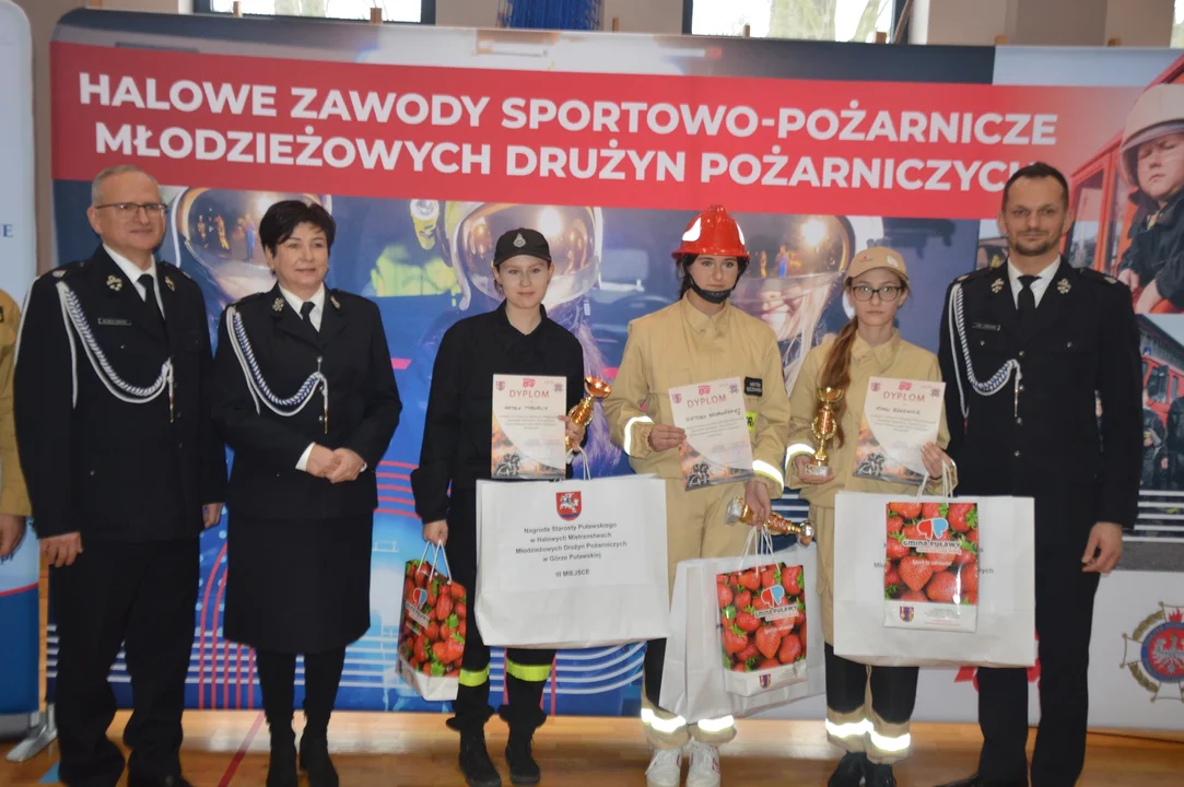 Halowe młodzieżowe zawody sportowo-pożarnicze w Górze Puławskiej