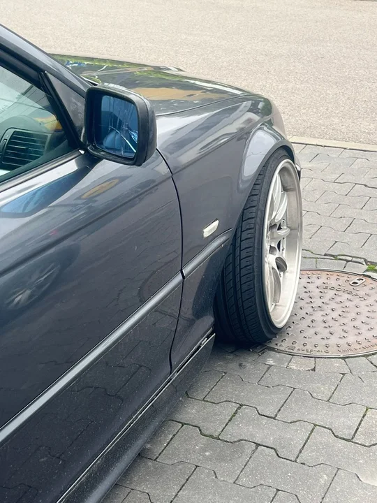 Lublin: Akcja "Drift-Stop". McLaren miał zbyt przyciemnione szyby, BMW zbite lusterko