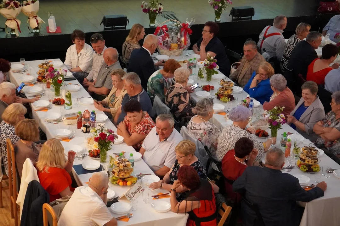 50 lat i wciąż w formie! Tak Tarnogrodzki Klub Seniora świętował swój jubileusz (foto) - Zdjęcie główne