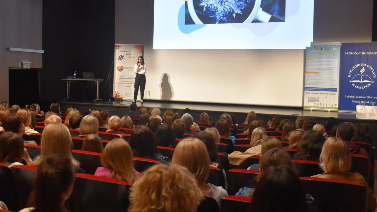 Biłgoraj znów zrobi się niebieski dla autyzmu. Kiedy popularna konferencja? - Zdjęcie główne