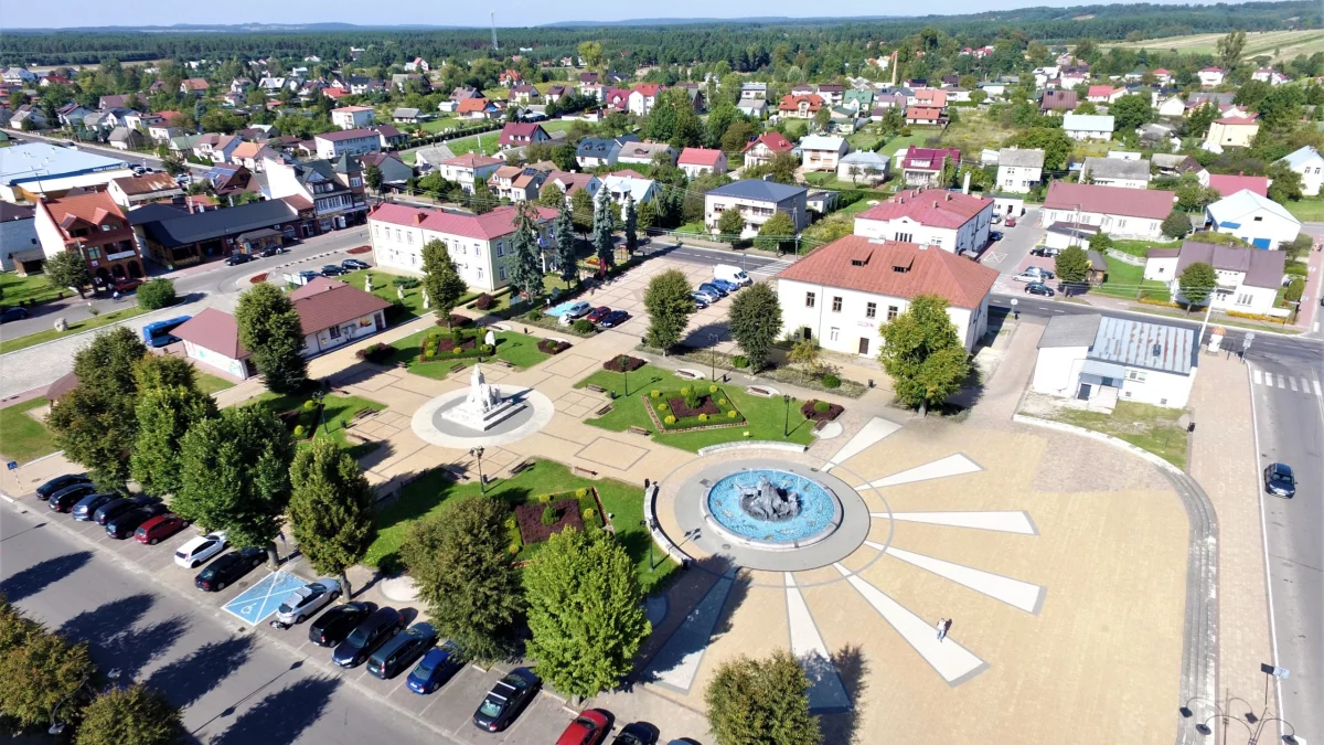 Józefów będzie miał nowy plac - Zdjęcie główne