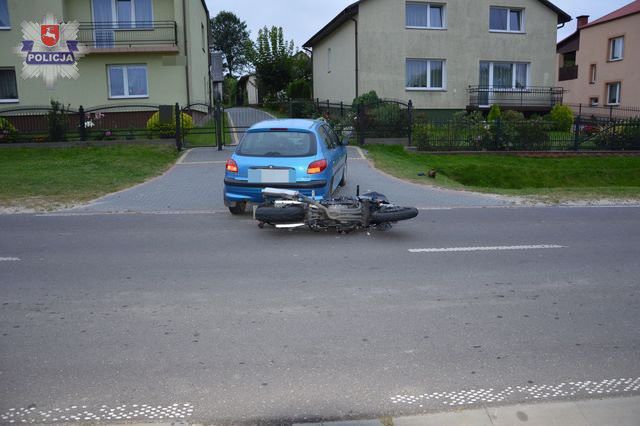 Motocyklista poszkodowany w wypadku - Zdjęcie główne