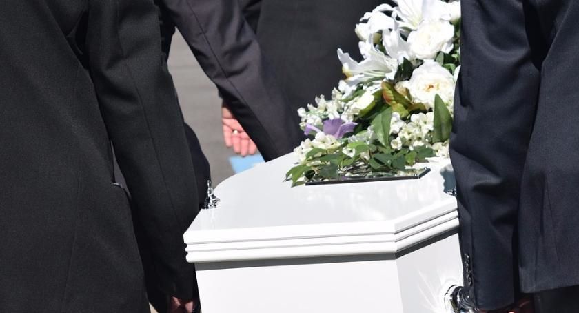 Gdy rodzina odmawia, pogrzeb wyprawia gmina - Zdjęcie główne