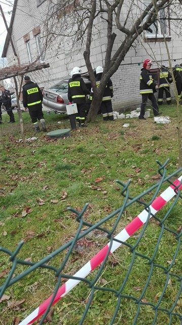 Samochodem wjechał w dom - AKTUALIZACJA - Zdjęcie główne