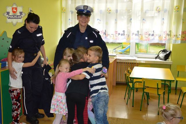 BEZPIECZNA DROGA DO SZKOŁY Z „MRÓWKĄ I DELFINEM” - Zdjęcie główne