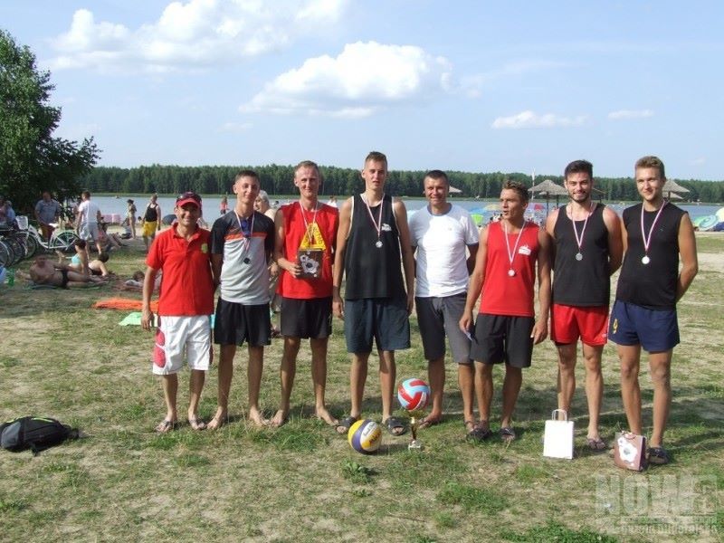 Turniej siatkówki plażowej nad zalewem - Zdjęcie główne