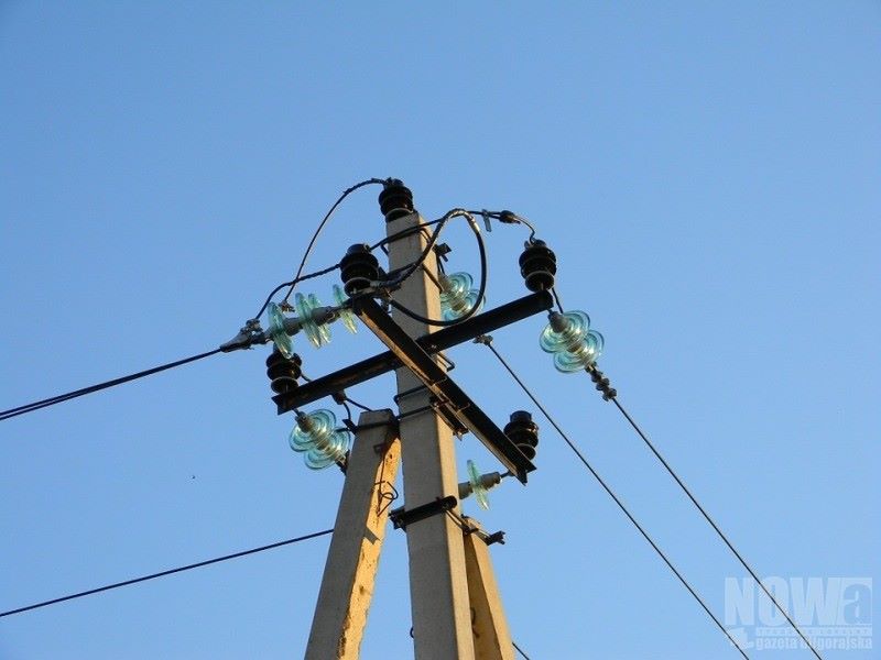 Traktorem wjechał w słup elektryczny - Zdjęcie główne