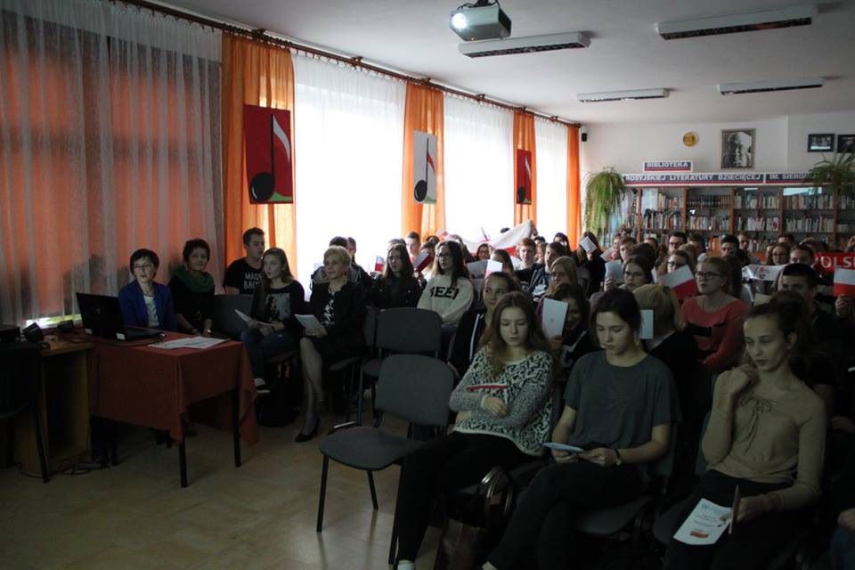 Obchody Narodowego Święta Niepodległości w LO im. ONZ w Biłgoraju - Zdjęcie główne