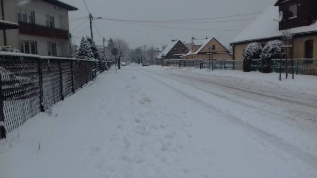 Uwaga, warunki na drogach są złe - Zdjęcie główne