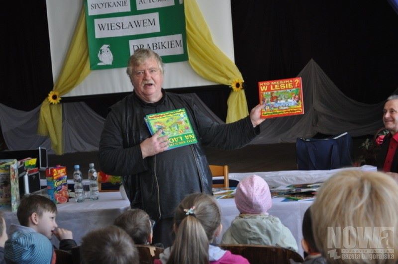 Wiesław Drabik odwiedził dzieci w Potoku Górnym (foto) - Zdjęcie główne