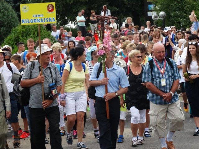 Wyruszyli na pielgrzymi szlak (FOTO) - Zdjęcie główne