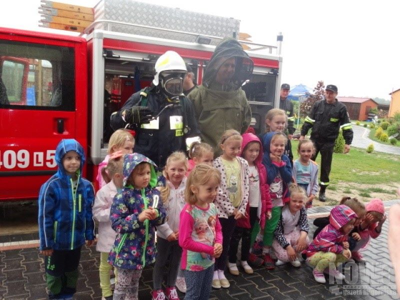 Piknik rodzinny u przedszkolaków (foto) - Zdjęcie główne