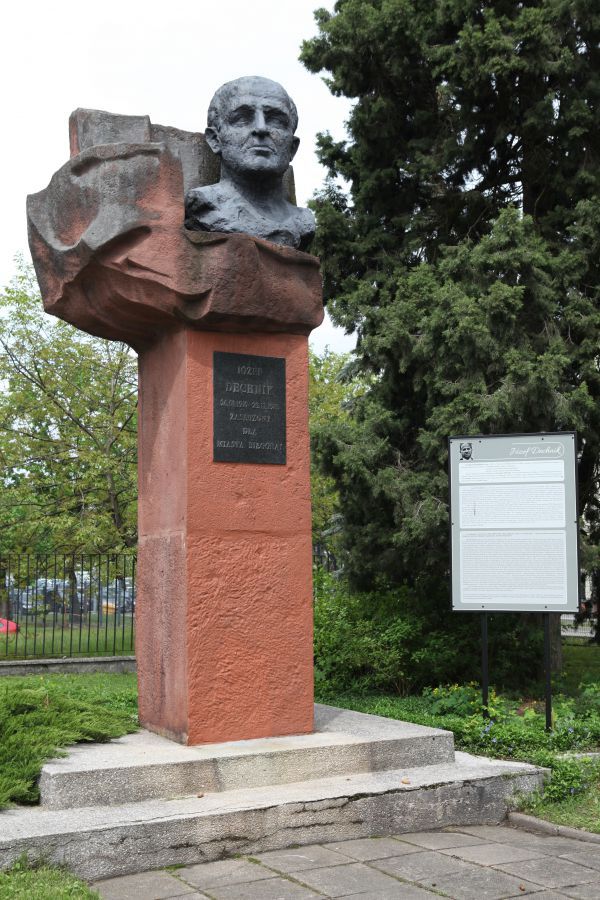 Zniknie pomnik J. Dechnika - Zdjęcie główne