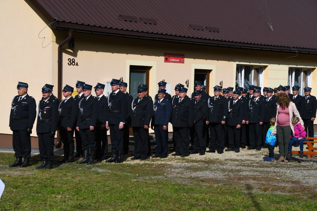 Lekki wóz bojowy dla Jedlinek (FILM) - Zdjęcie główne