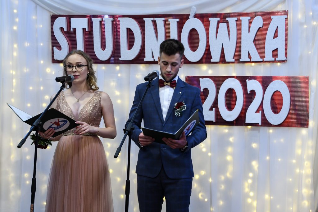 Studniówki w 2021 (Filmy z balów studniówkowych) - Zdjęcie główne