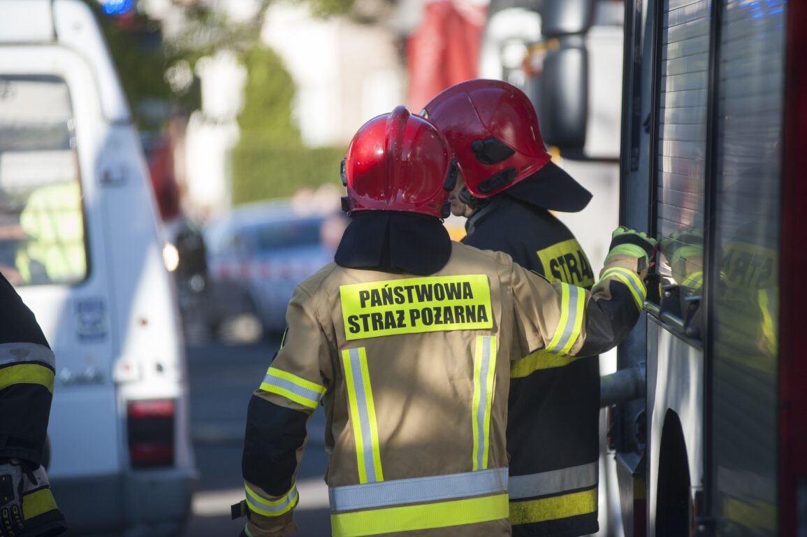 Pożar samochodu w Różańcu - Zdjęcie główne