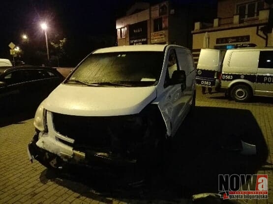 Rozbił auto, uszkodził dwa inne i uciekł - Zdjęcie główne