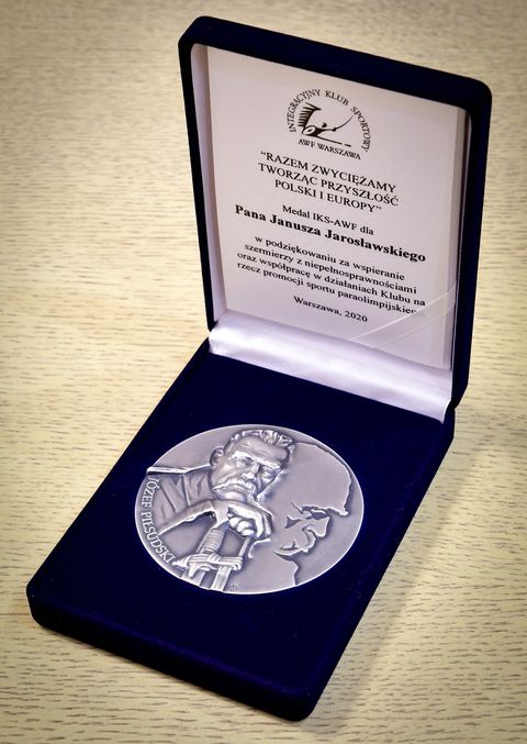 Otrzymał medal za zasługi - Zdjęcie główne