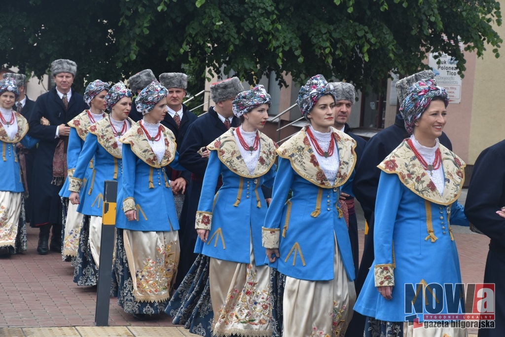 Polonez łączy pokolenia - Zdjęcie główne