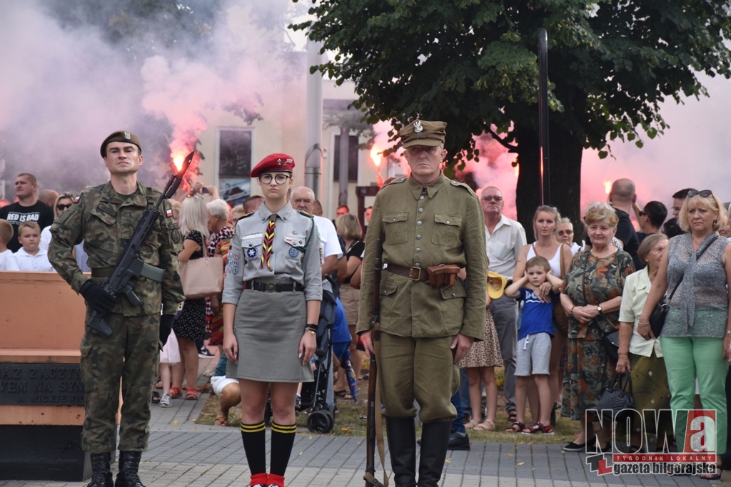 Dźwiękiem syreny uczcili godzinę “W” - Zdjęcie główne