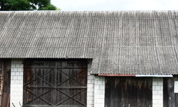 Ponad 1400 ton azbestu u mieszkańców miasta - Zdjęcie główne