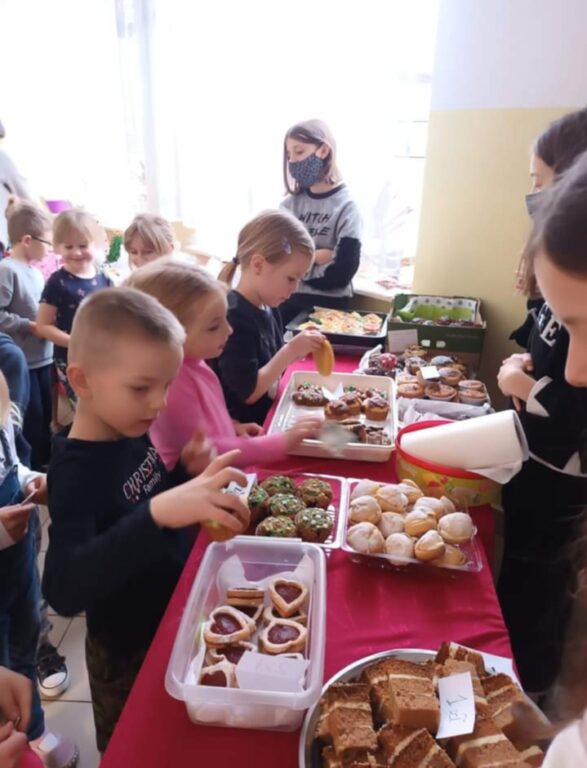 Bożonarodzeniowy kiermasz charytatywny w Dereźni Solskiej - Zdjęcie główne