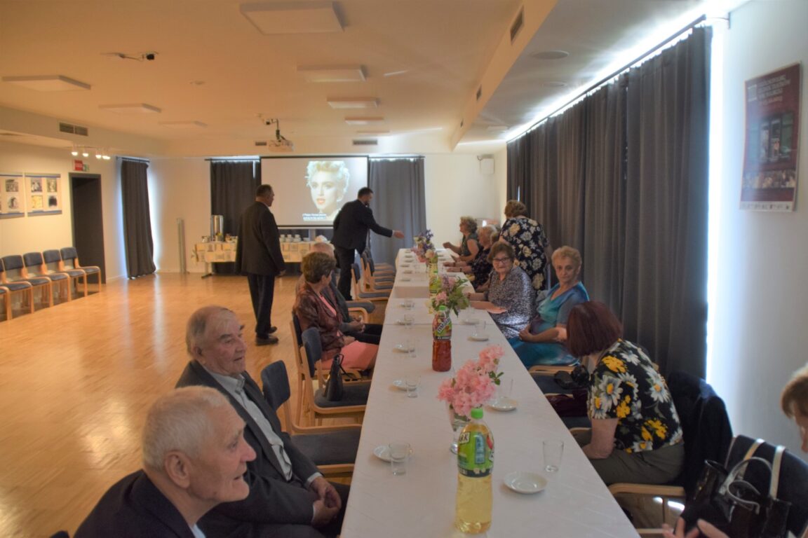 W Tarnogrodzie mocno przetestowali parkiet (zdjęcia) - Zdjęcie główne