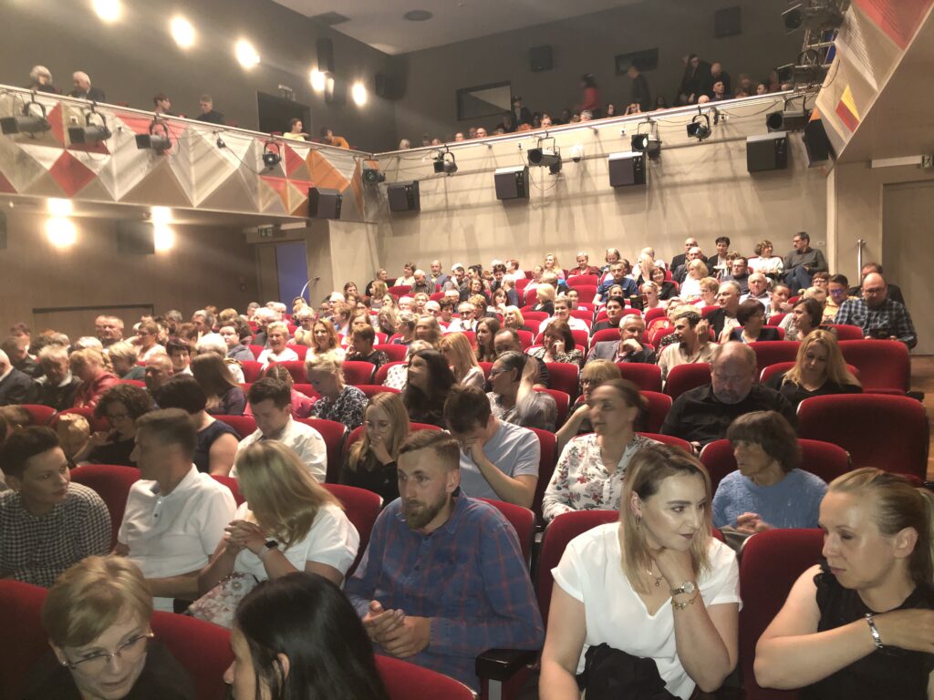 Teatr w Biłgoraju. Bilety rozeszły się jak woda (zdjęcia) - Zdjęcie główne