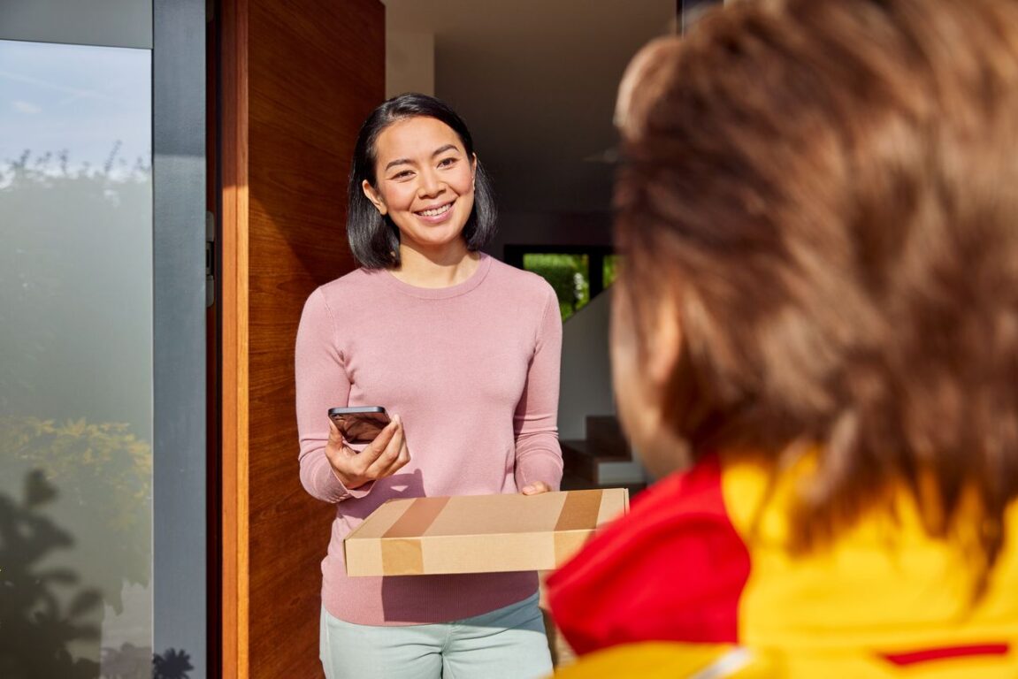 Uszkodzenie przesyłki przez kuriera - jak rozwiązać? - Zdjęcie główne