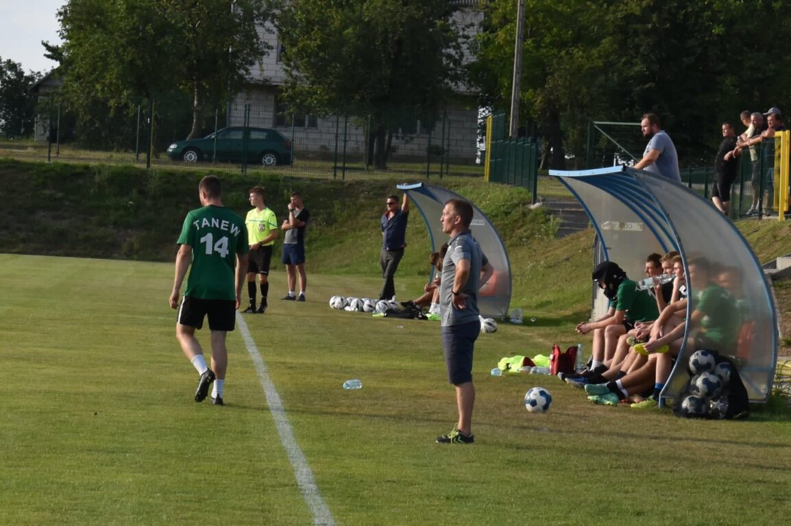 Derby we Frampolu. Tak zagra klasa okręgowa - Zdjęcie główne