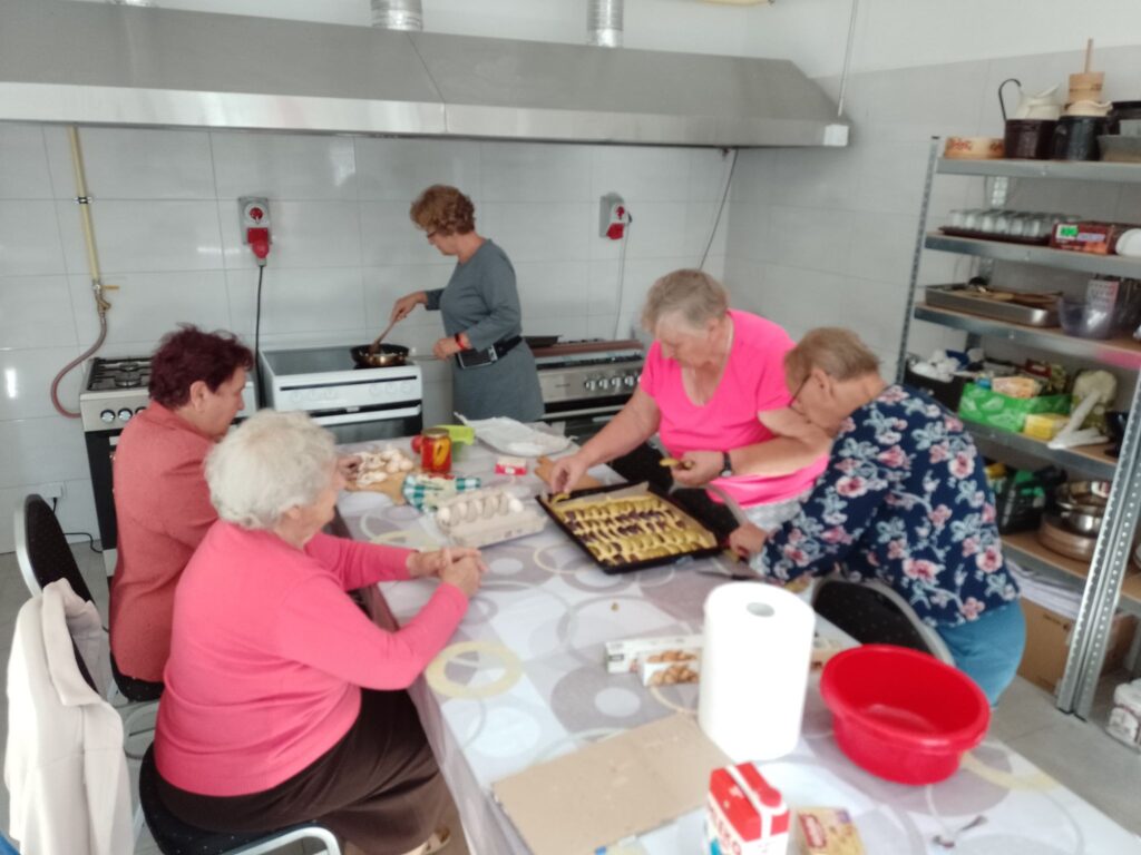 Seniorki, że palce lizać (zdjęcia) - Zdjęcie główne
