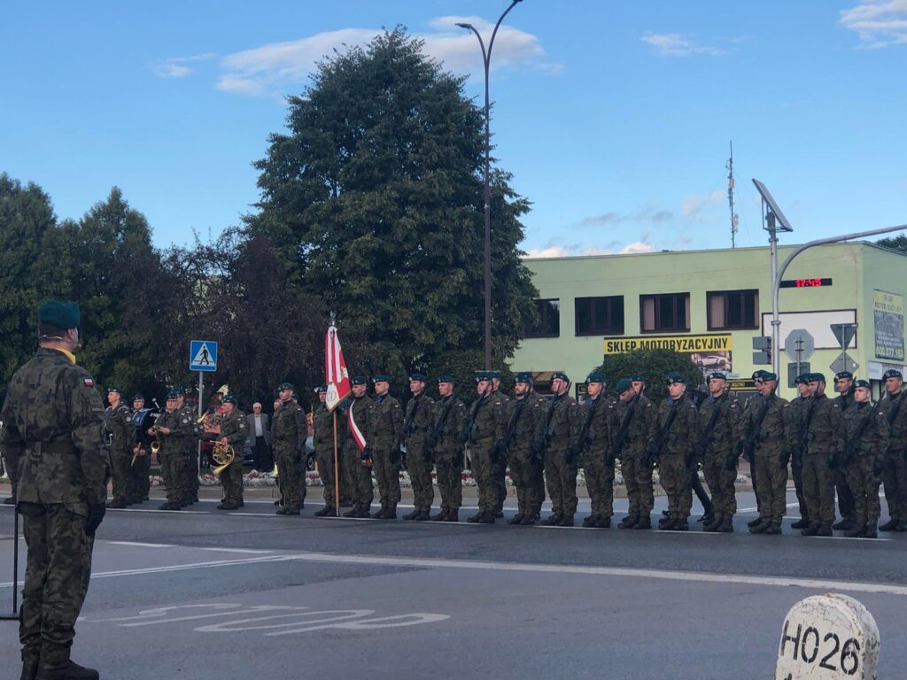 Oczy zwrócone na Frampol. Trwają uroczystości w rocznicę wybuchu II wojny (zdjęcia) - Zdjęcie główne