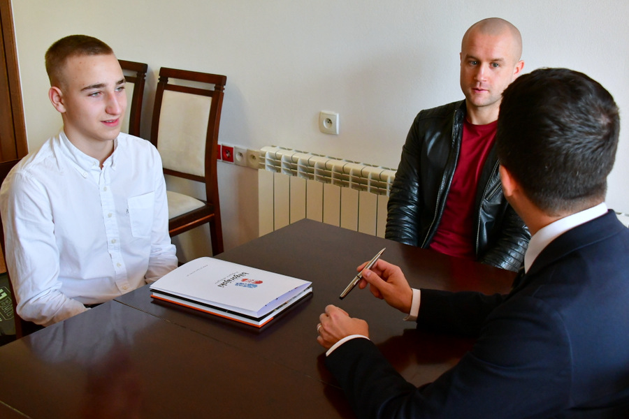 Bokserski mistrz z Aleksandrowa, doceniony nie tylko przez Nową Gazetę Biłgorajską - Zdjęcie główne