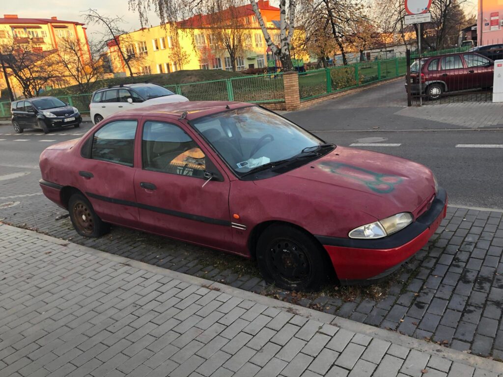 Biłgoraj podjął "rygorystyczne działania mające doprowadzić do usunięcia wraków". Efekt będzie jak ostatnio? - Zdjęcie główne