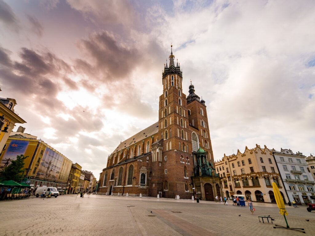 Praca w Krakowie - co musisz wiedzieć? - Zdjęcie główne