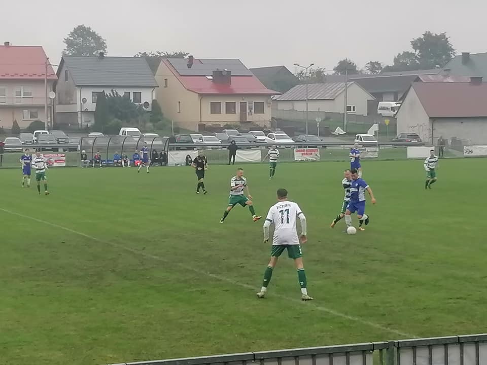 Prezes prawie trafił wynik. Tak padł gol dla Victorii (VIDEO) - Zdjęcie główne