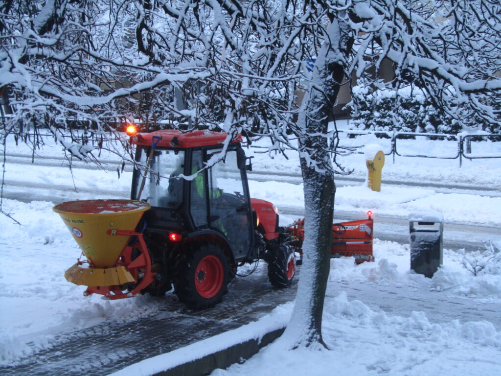 Trwa odśnieżanie Biłgoraja. Jaki efekt? (FOTO) - Zdjęcie główne