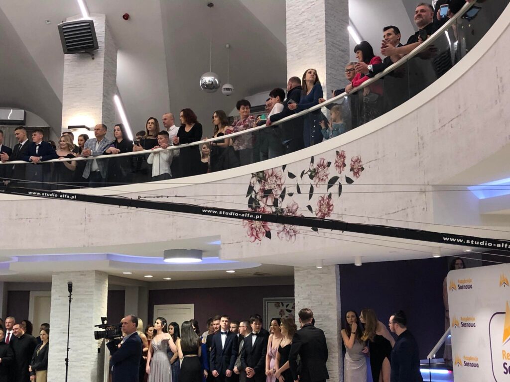 Biłgorajskie studniówki rozpoczęte. "Budowlanka" już się bawi (FOTO) - Zdjęcie główne