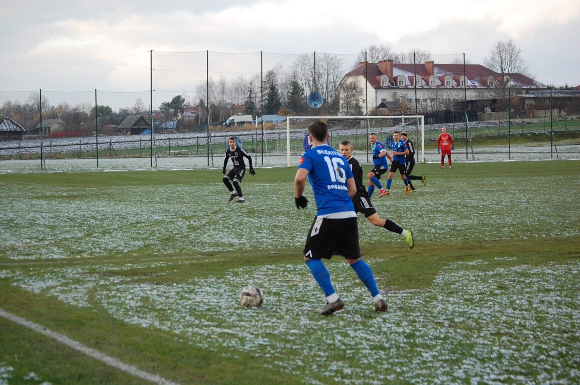 Grają kluby z powiatu biłgorajskiego. Wyniki sparingów - Zdjęcie główne