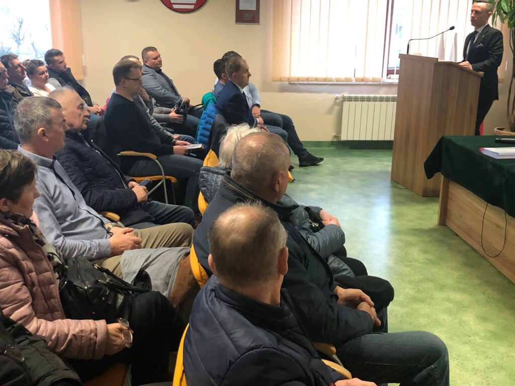 Co z rozbudową drogi wojewódzkiej do Biłgoraja? Tłumy na spotkaniu (foto) - Zdjęcie główne